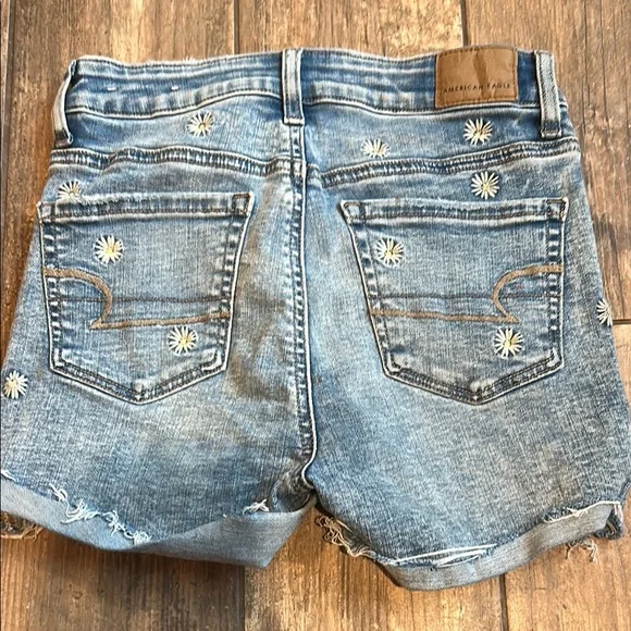 Embroidered Daisy American Eagle Denim Jean Shorts - Picture 4 of 4